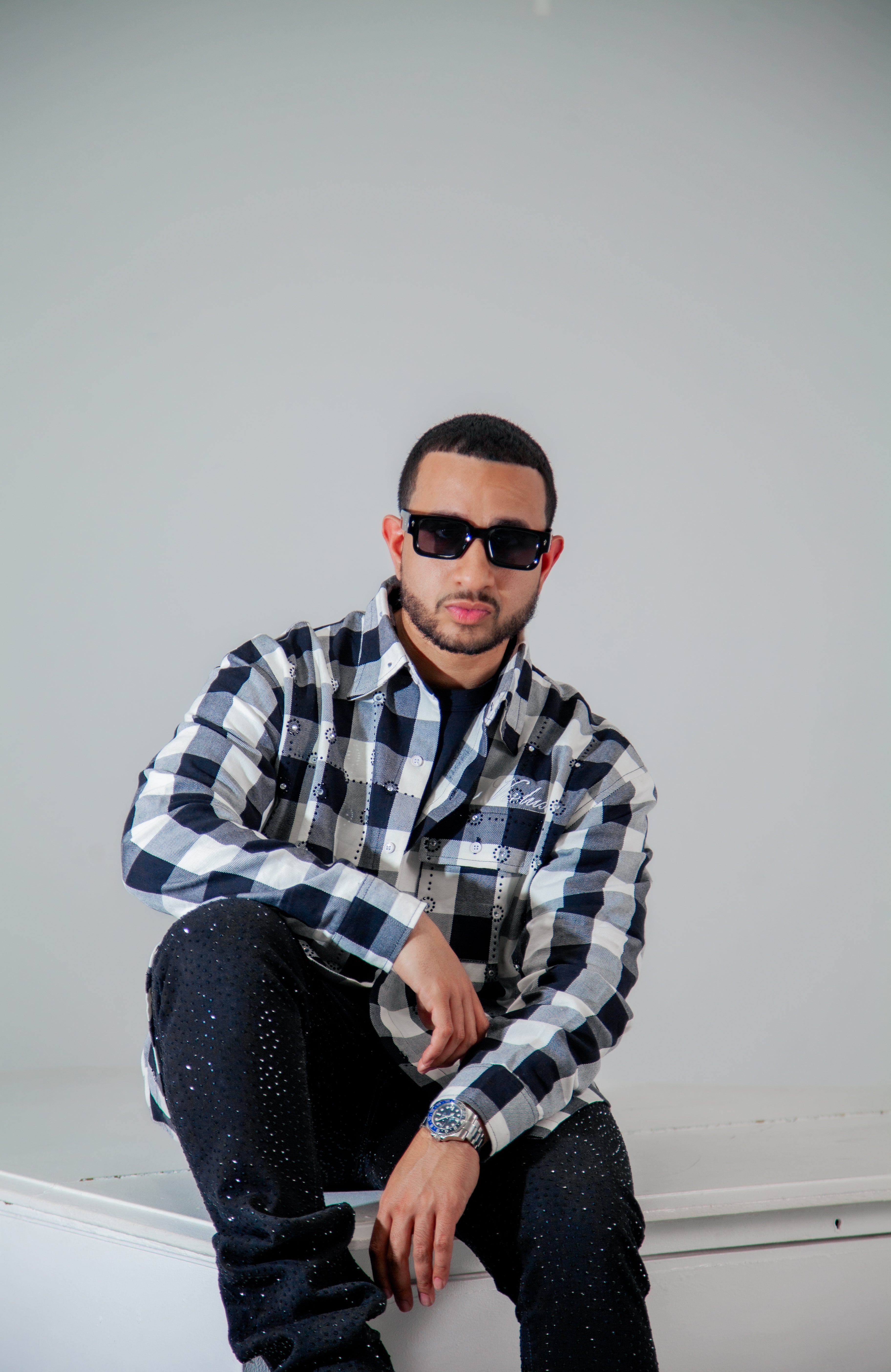 VEELUX Men’s Luxury Rhinestone Flannel Shirt – Black & White Plaid