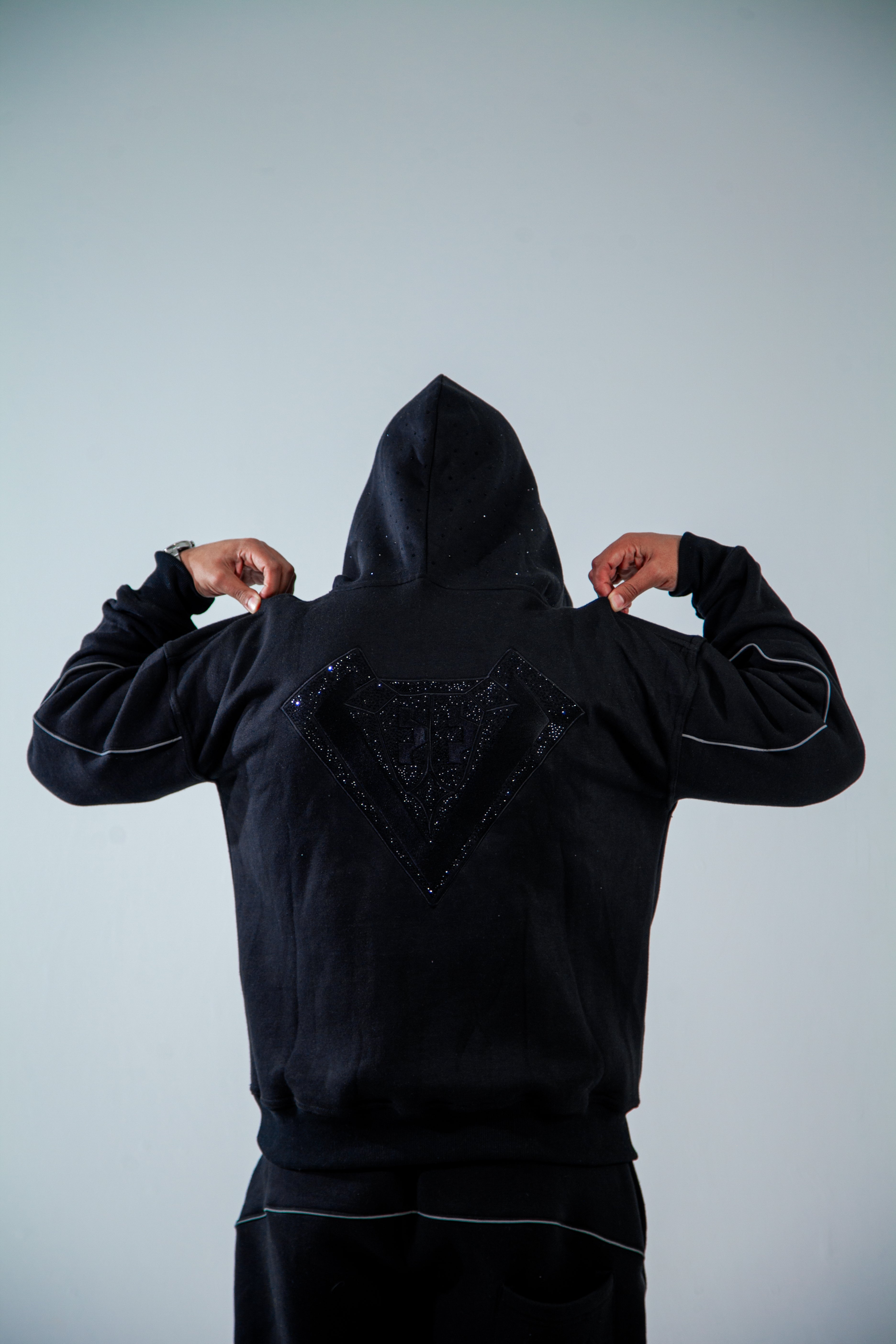 Veelux Men’s Luxury Oversized Hoodie – Black Rhinestone Streetwear Pullover