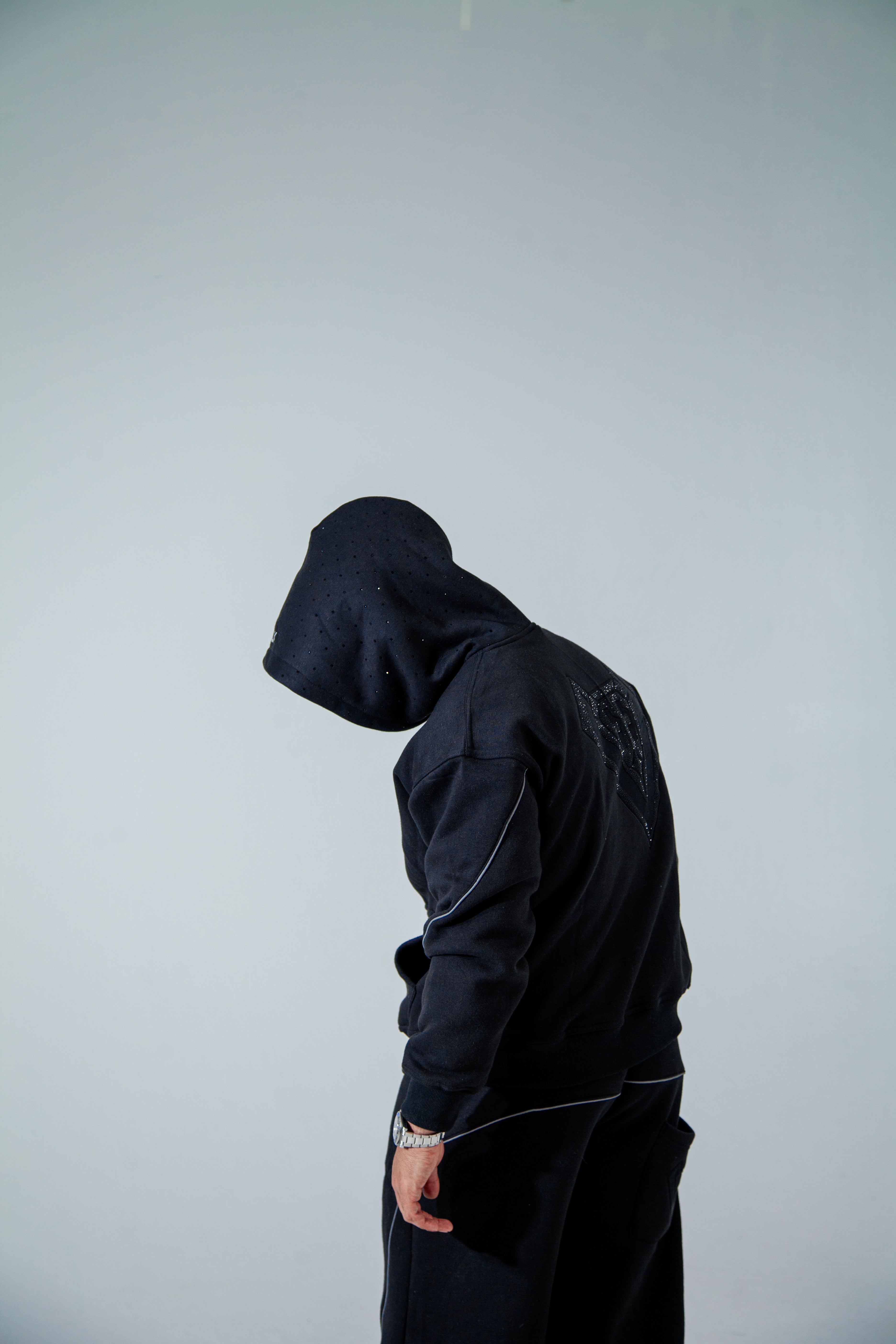 Veelux Men’s Luxury Oversized Hoodie – Black Rhinestone Streetwear Pullover